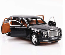 Load image into Gallery viewer, 1:24 Scale Die Cast Rolls Royce Phantom Pull Back Sedan with Blinking Lights